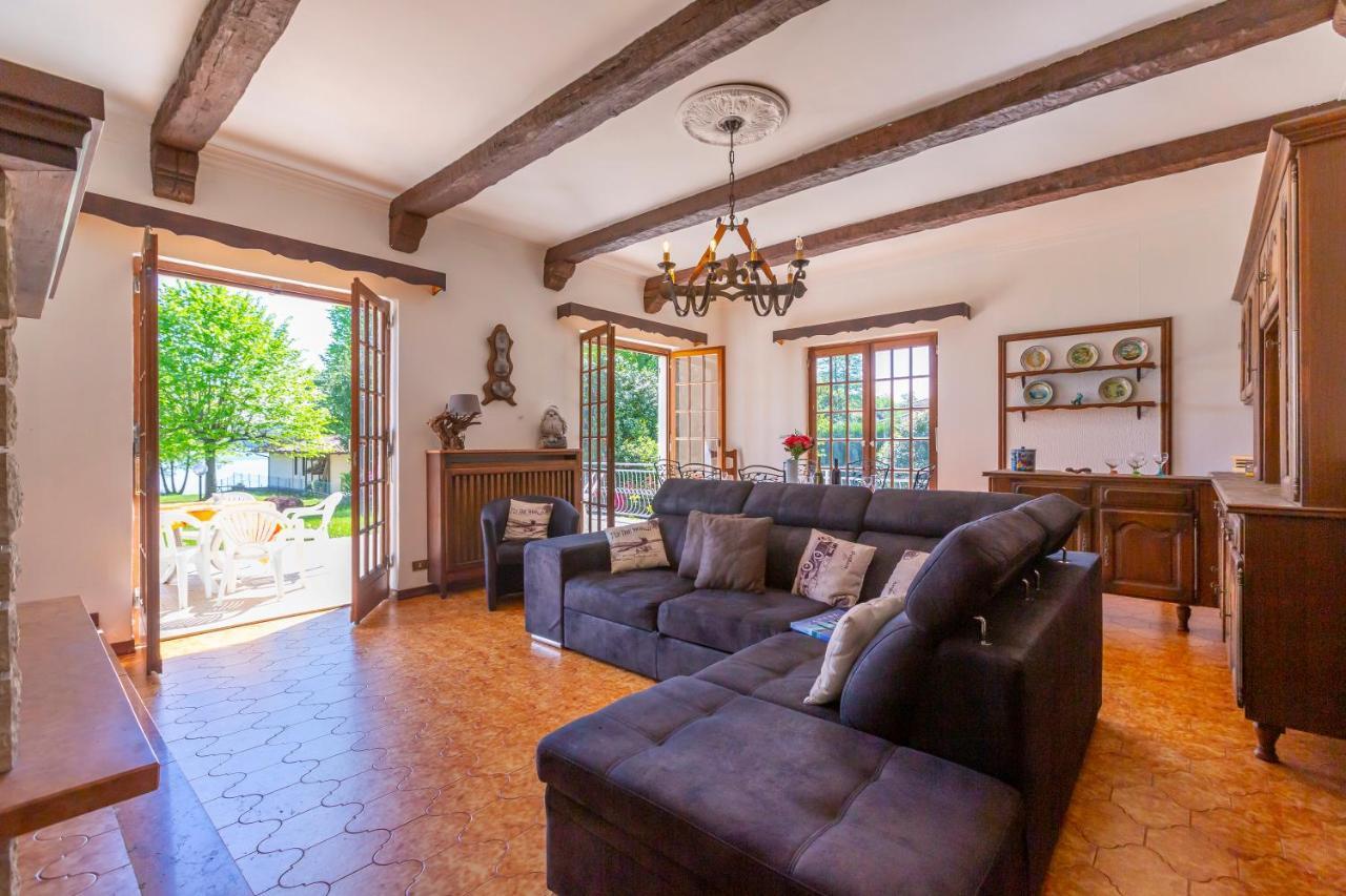 Villa Martine Au Bord Du Lac - Happy Rentals Cadrezzate エクステリア 写真